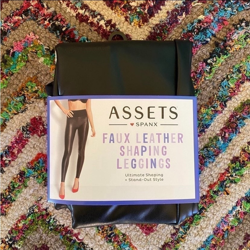 Assets Spanx Faux Leather Leggings NWT Small - Picture 7 of 7